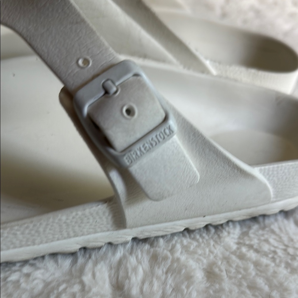 Eva Men’s size 12-12.5 Birkenstock White Sandals with Buckle - Picture 2 of 6